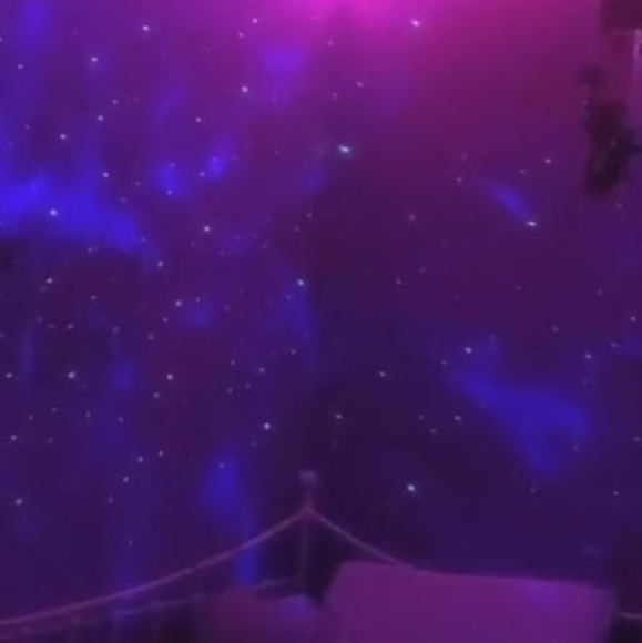 Meet your Posher, Edith - Picture 1 of 1